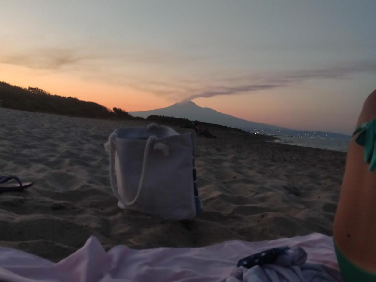 Antonio'S Villa Al Mare Con Vista Sull'Etna Vaccarizzo Катания Экстерьер фото